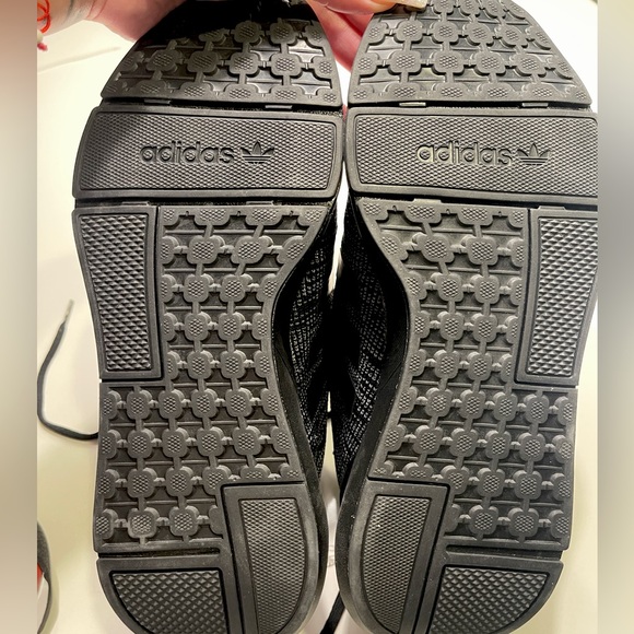 NWT ❤️🔥 JUST IN ❤️🔥Juniors ADIDAS SWIFT RUN 22 SHOES Size 7 - Picture 9 of 11